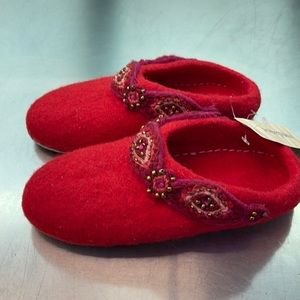 French Knot hand made wool slippers from Nepal.